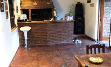 CASA VENTA VILLA SARMIENTO 4 AMBIENTES