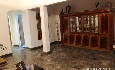 CASA VENTA VILLA SARMIENTO 4 AMBIENTES