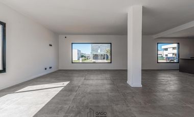 Casa venta 4 ambientes a estrenar - Mar Del Plata