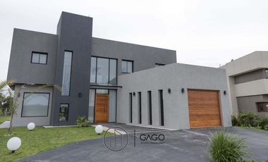 Casa venta 4 ambientes a estrenar - Mar Del Plata