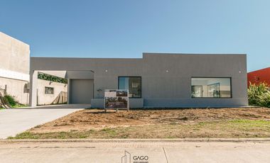 Casa venta 4 ambientes a estrenar - Mar Del Plata