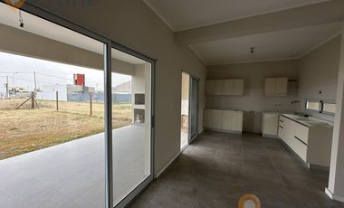 VENTA Casa a estrenar en jardines de Esther