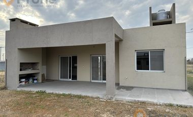 VENTA Casa a estrenar en jardines de Esther