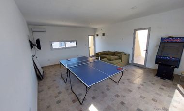 Casa en venta - 4 dormitorios 4 baños - 5 cochera - 600 mts2  - Guernica