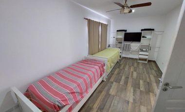 Casa en venta - 4 dormitorios 4 baños - 5 cochera - 600 mts2  - Guernica