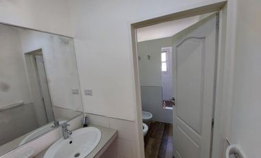 Casa en venta - 4 dormitorios 4 baños - 5 cochera - 600 mts2  - Guernica