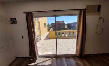 Casa en venta - 4 dormitorios 4 baños - 5 cochera - 600 mts2  - Guernica
