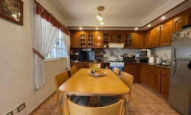 Duplex en esquina en  Venta Quilmes