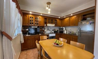 Duplex en esquina en  Venta Quilmes