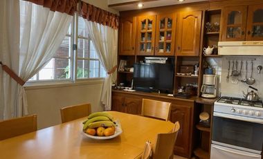 Duplex en esquina en  Venta Quilmes