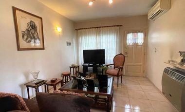 Duplex en esquina en  Venta Quilmes