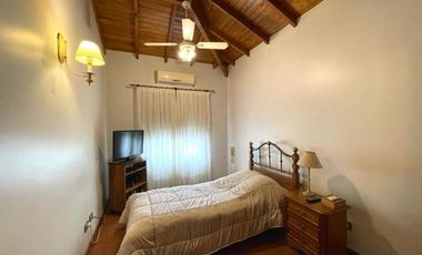 Duplex en esquina en  Venta Quilmes
