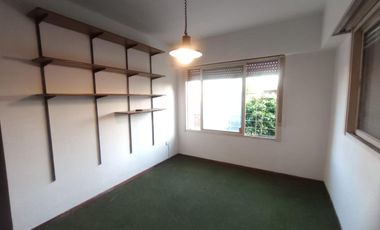 Excelente Casa Ph 3 Amb. al Frente  en Ramos Mejía  -
