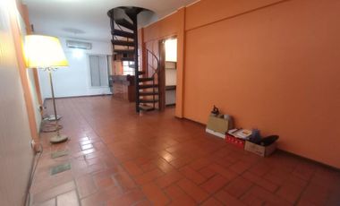 Excelente Casa Ph 3 Amb. al Frente  en Ramos Mejía  -