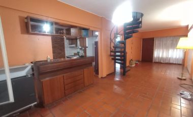 Excelente Casa Ph 3 Amb. al Frente  en Ramos Mejía  -