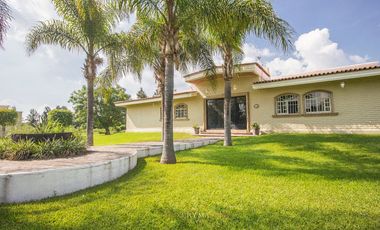 Casa campestre dentro de Coto Privado en San Isidro Mazatepec