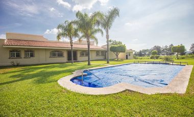 Casa campestre dentro de Coto Privado en San Isidro Mazatepec