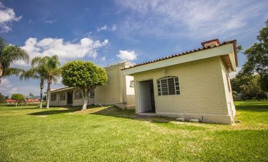 Casa campestre dentro de Coto Privado en San Isidro Mazatepec