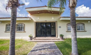 Casa campestre dentro de Coto Privado en San Isidro Mazatepec