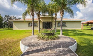 Casa campestre dentro de Coto Privado en San Isidro Mazatepec