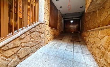 CASA 5 AMB, CON QUINCHO/PATIO Y GARAGE - RAMOS MEJIA