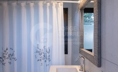 Imponente casa finalizada 2022 , de 5 habitaciones en suite, con pileta climatizada y jacuzzi.