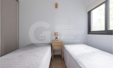 Imponente casa finalizada 2022 , de 5 habitaciones en suite, con pileta climatizada y jacuzzi.