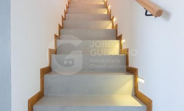 Imponente casa finalizada 2022 , de 5 habitaciones en suite, con pileta climatizada y jacuzzi.