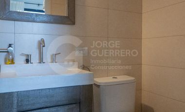 Imponente casa finalizada 2022 , de 5 habitaciones en suite, con pileta climatizada y jacuzzi.