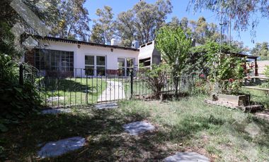 En Venta, Casa de 2 Dormitorios con piscina,  Lago Pellegrini