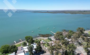 En Venta, Casa de 2 Dormitorios con piscina,  Lago Pellegrini