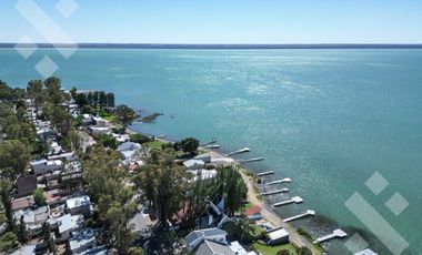 En Venta, Casa de 2 Dormitorios con piscina,  Lago Pellegrini
