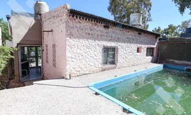 En Venta, Casa de 2 Dormitorios con piscina,  Lago Pellegrini