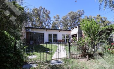 En Venta, Casa de 2 Dormitorios con piscina,  Lago Pellegrini