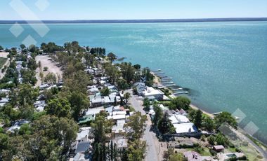 En Venta, Casa de 2 Dormitorios con piscina,  Lago Pellegrini