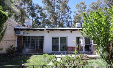 En Venta, Casa de 2 Dormitorios con piscina,  Lago Pellegrini