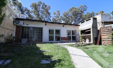 En Venta, Casa de 2 Dormitorios con piscina,  Lago Pellegrini