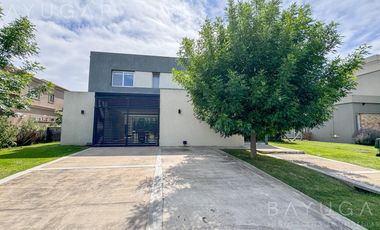 Venta OPORTUNIDAD Casa en Altos de Campo Grande /  Pilar