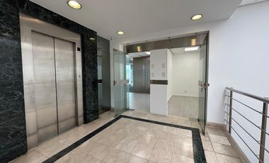 Oficina en alquiler a metros de Unicenter