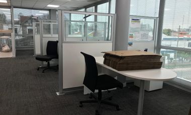Oficina en alquiler a metros de Unicenter