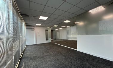 Oficina en alquiler a metros de Unicenter