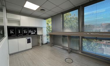 Oficina en alquiler a metros de Unicenter