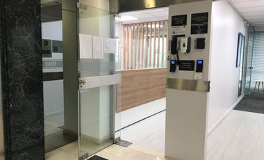 Oficina en alquiler a metros de Unicenter