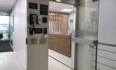 Oficina en alquiler a metros de Unicenter
