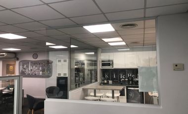 Oficina en alquiler a metros de Unicenter