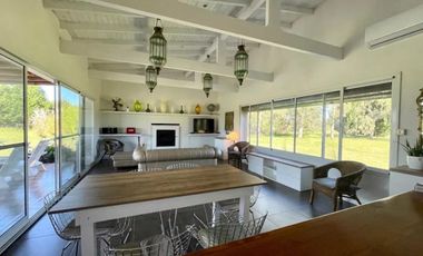 Casa en venta - 3 Dormitorios 2 Baños - 11.250Mts2 - San Miguel del Monte