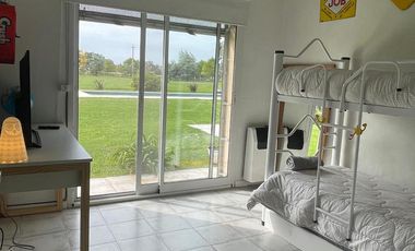 Casa en venta - 3 Dormitorios 2 Baños - 11.250Mts2 - San Miguel del Monte