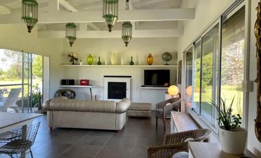 Casa en venta - 3 Dormitorios 2 Baños - 11.250Mts2 - San Miguel del Monte