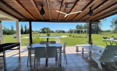 Casa en venta - 3 Dormitorios 2 Baños - 11.250Mts2 - San Miguel del Monte