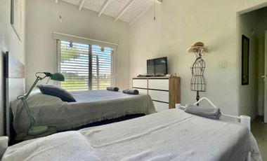 Casa en venta - 3 Dormitorios 2 Baños - 11.250Mts2 - San Miguel del Monte